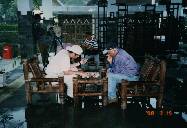 �R��̈͌�@���͉J�ŔG��Ă���